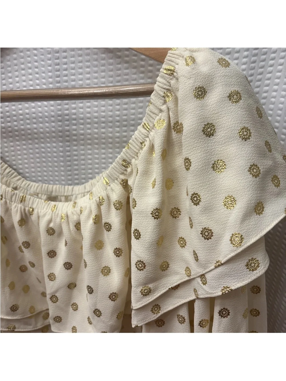 NWT Women’s Michael Kors off-the-shoulder blouse w/ Gold Polka Dot Sz 3X